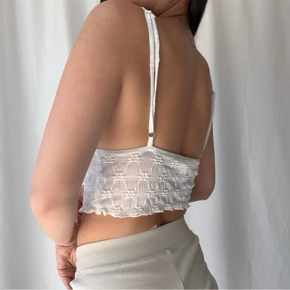 Highrack Studios Floral Lace Cami in White - Picture 3 of 3